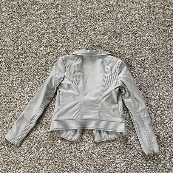 GUESS - Picture 5 of 5